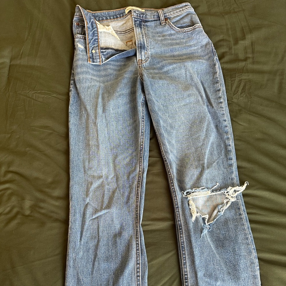 Abercrombie Ultra High Rise 90s Slim Straight Jean
